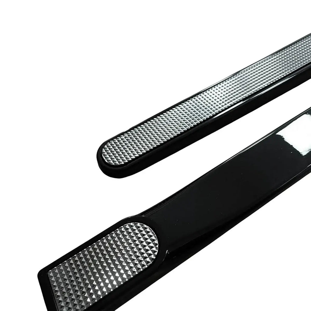 https://carhatke.com/image/cache/wp/gj/mg_morris_garages/windsor-2024/mg-windsor-ev-door-side-cladding-matte-black-silver-1-1200x1200.webp